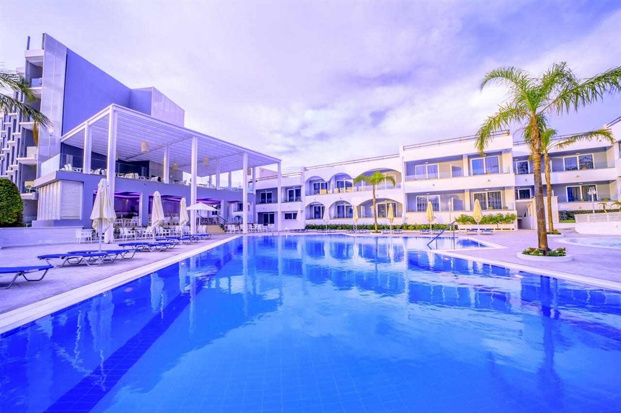 Oceanis Park Hotel 4*
