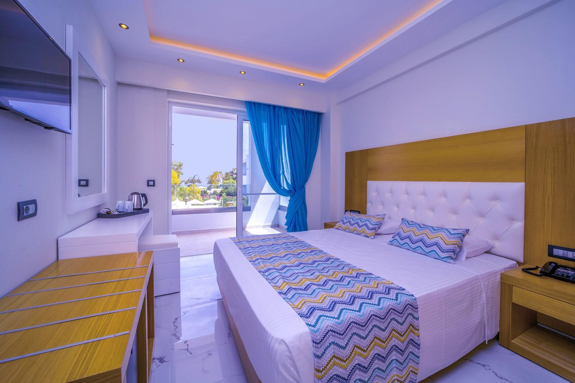 Oceanis Park 4*