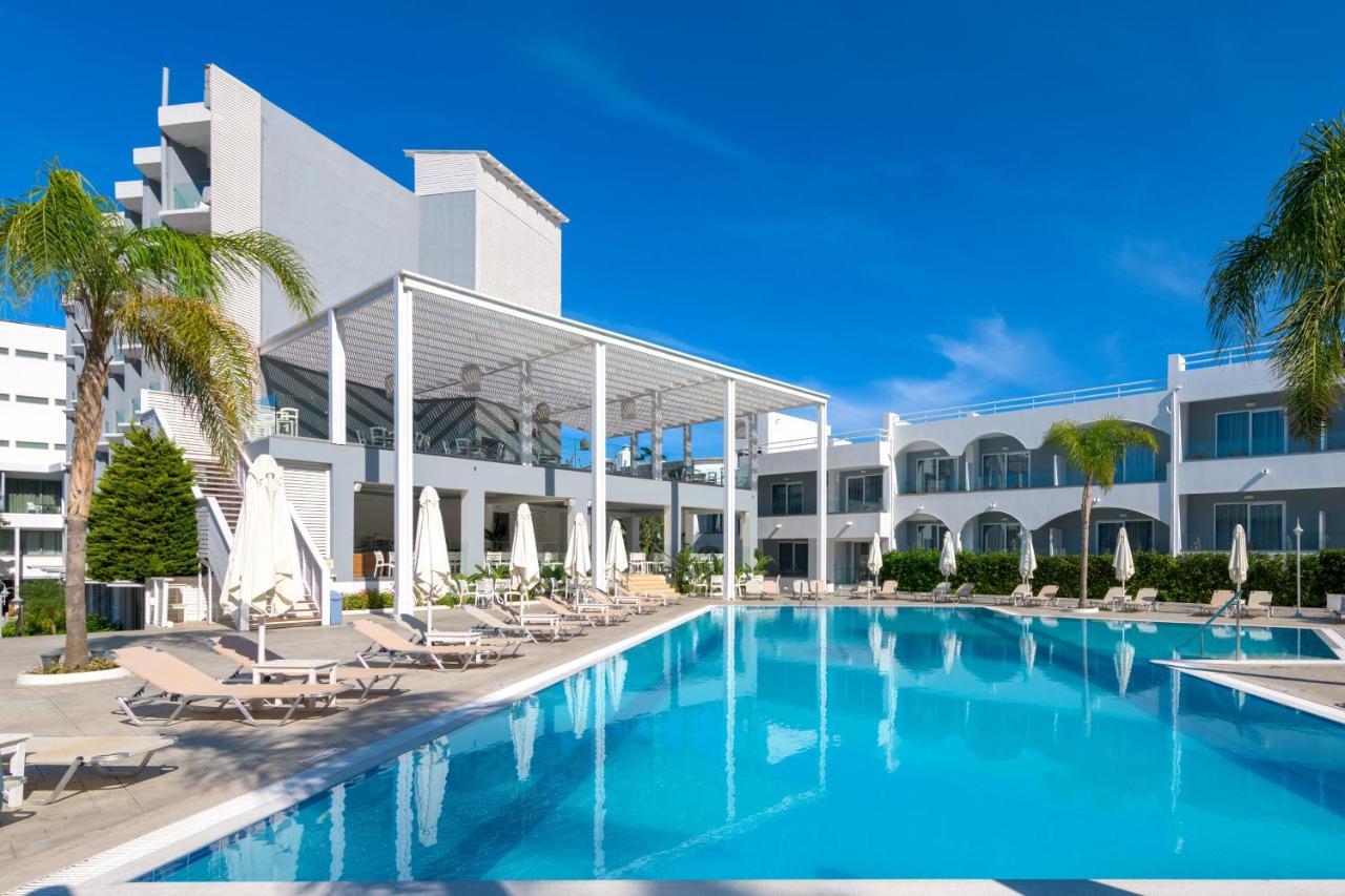 Oceanis Park Hotel 4*