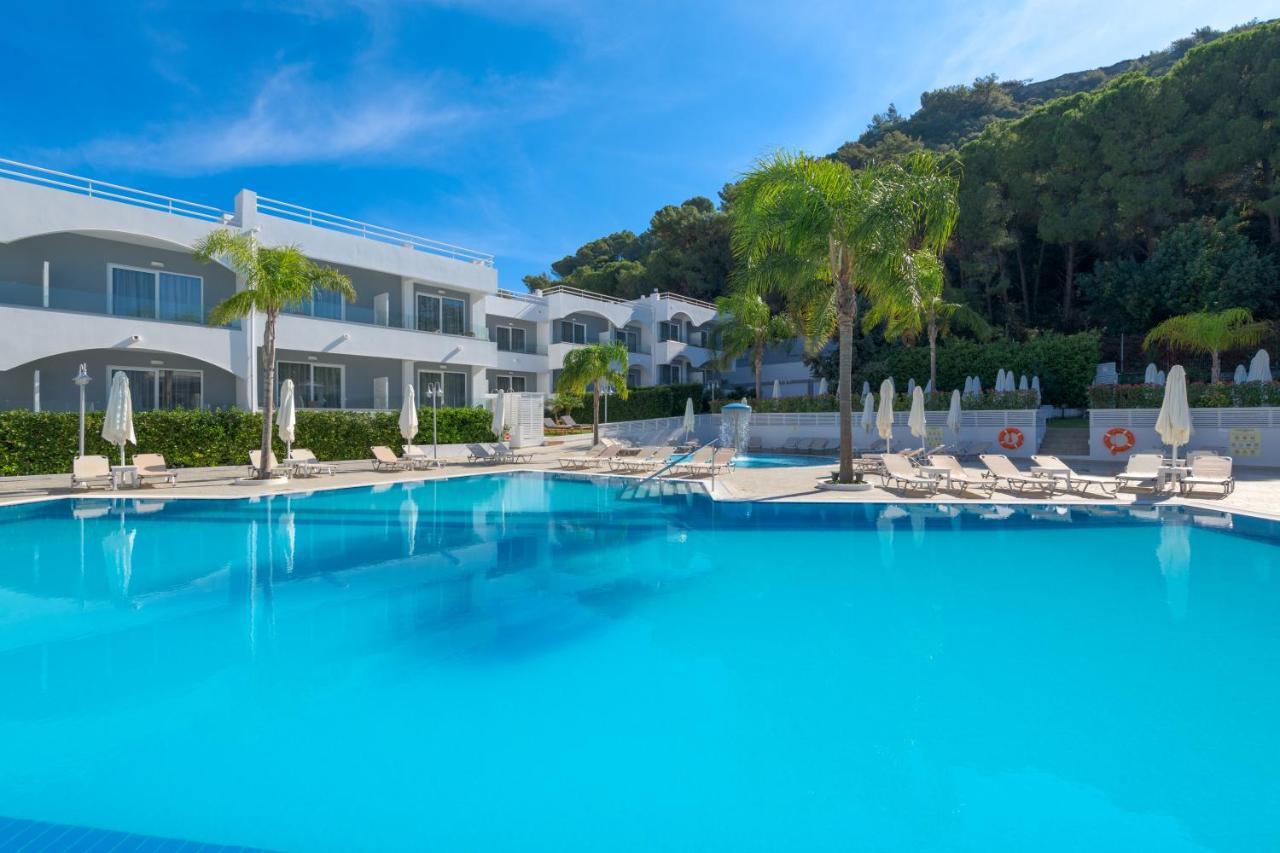 Oceanis Park Hotel 4*