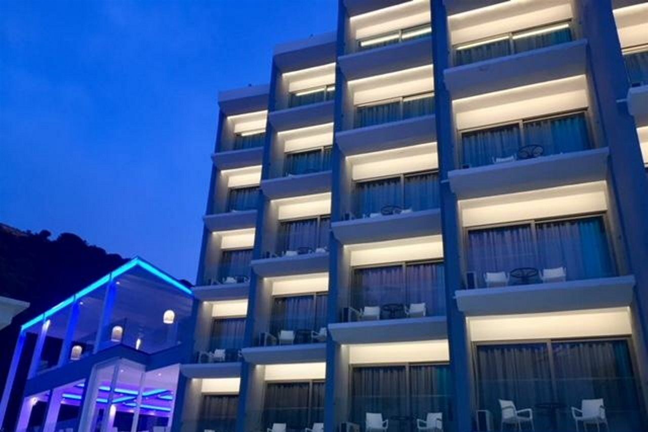 Oceanis Park Hotel 4*